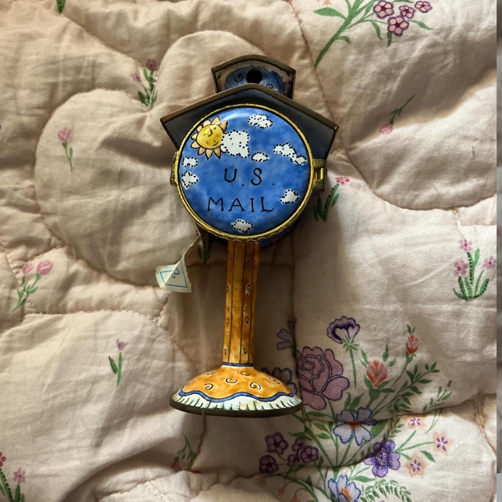 Empress Arts Mailbox Stamp Holder